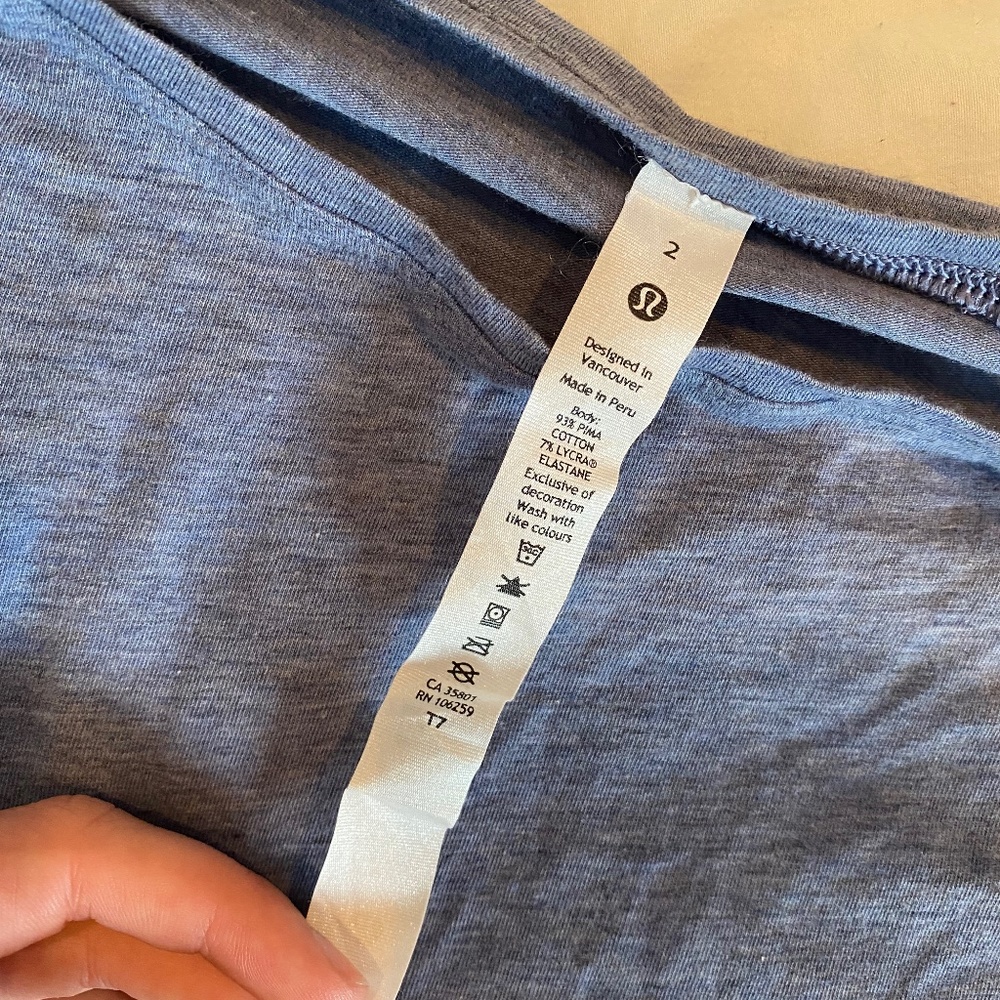 Lululemon back in action t shirt